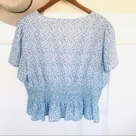 NWT Smocked Dainty Floral Flutter Sleeve Top Plus Sizes - Picture 8 of 10